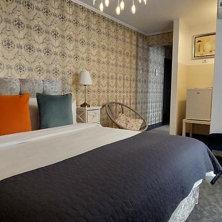 Harmony House Hotel Targu Jiu Ngoại thất bức ảnh